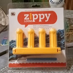 Zippy loom scarf maker